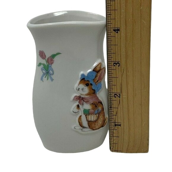 Vintage Mini Bud Vase Easter Bunny Rabbit Blue Bonnet 3D Made in Taiwan 4 Inch - Picture 6 of 6